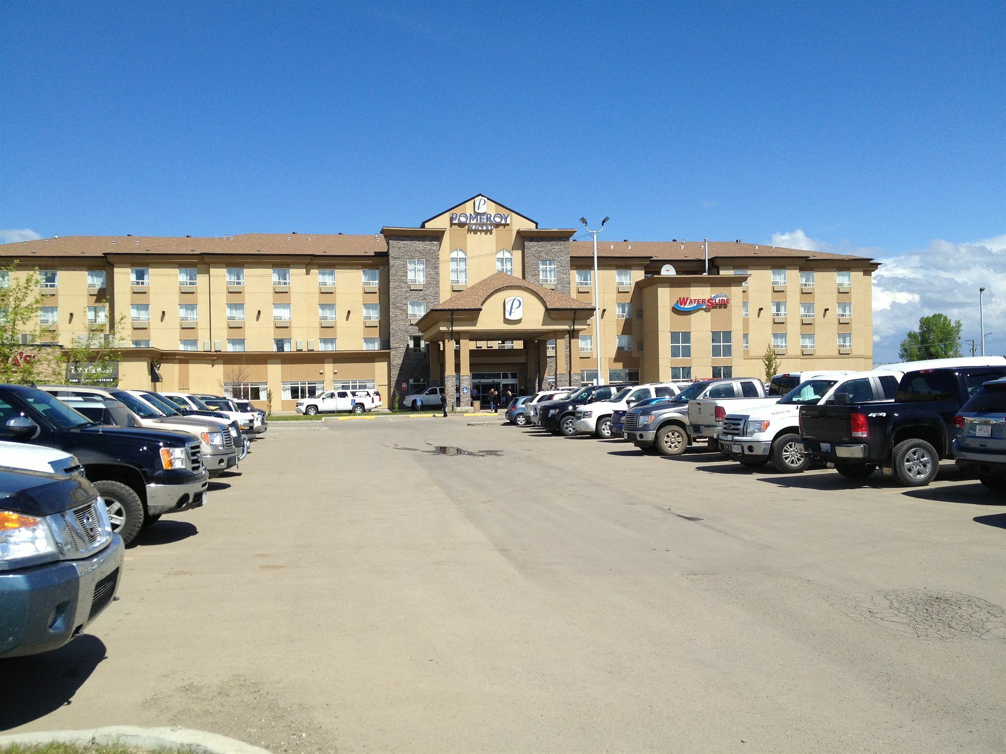 Pomeroy Hotel Fort St. John Exterior photo